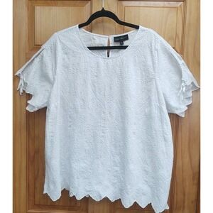 Lane Bryant White Embroidered Fabric Size 22 Scalloped Hem Short Sleeves Blouse
